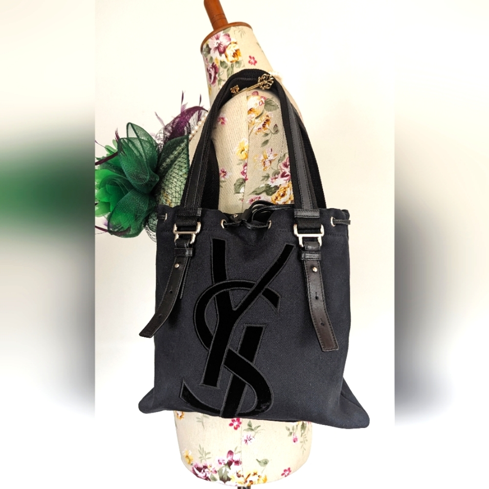Yves Saint Laurent Black Shoulder Bag
